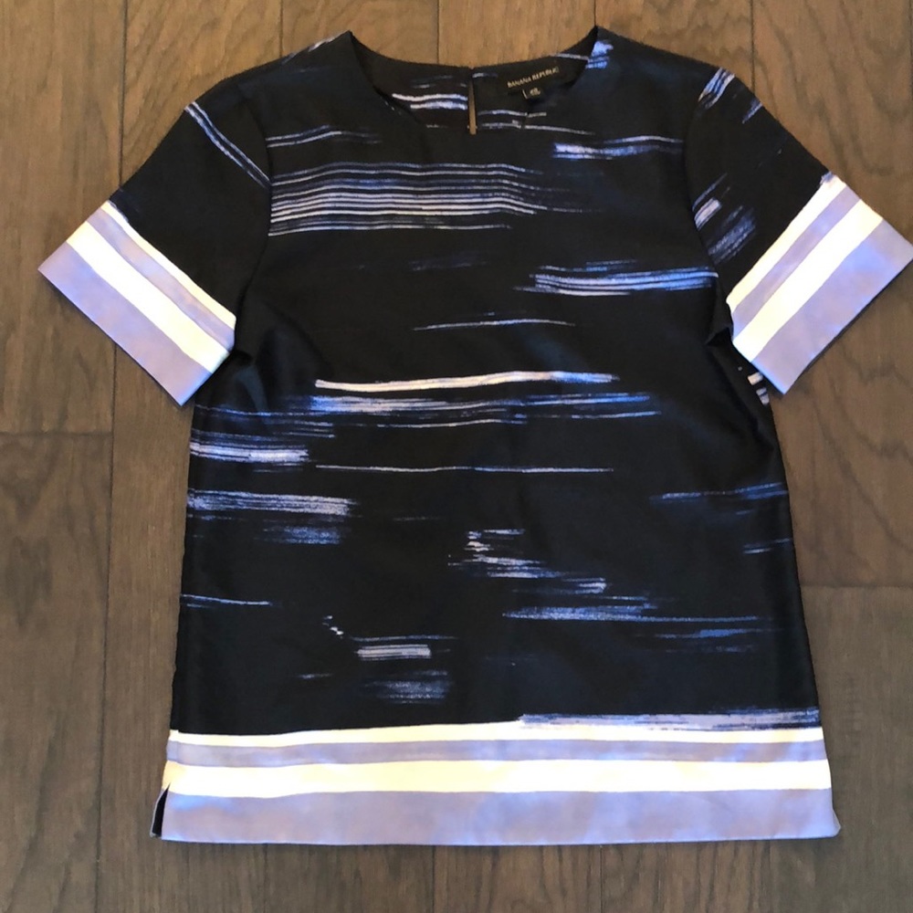 Banana Republic Blue/Purple Abstract Stripe blouse